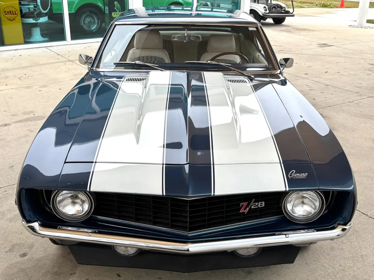 Vehicle photo 3