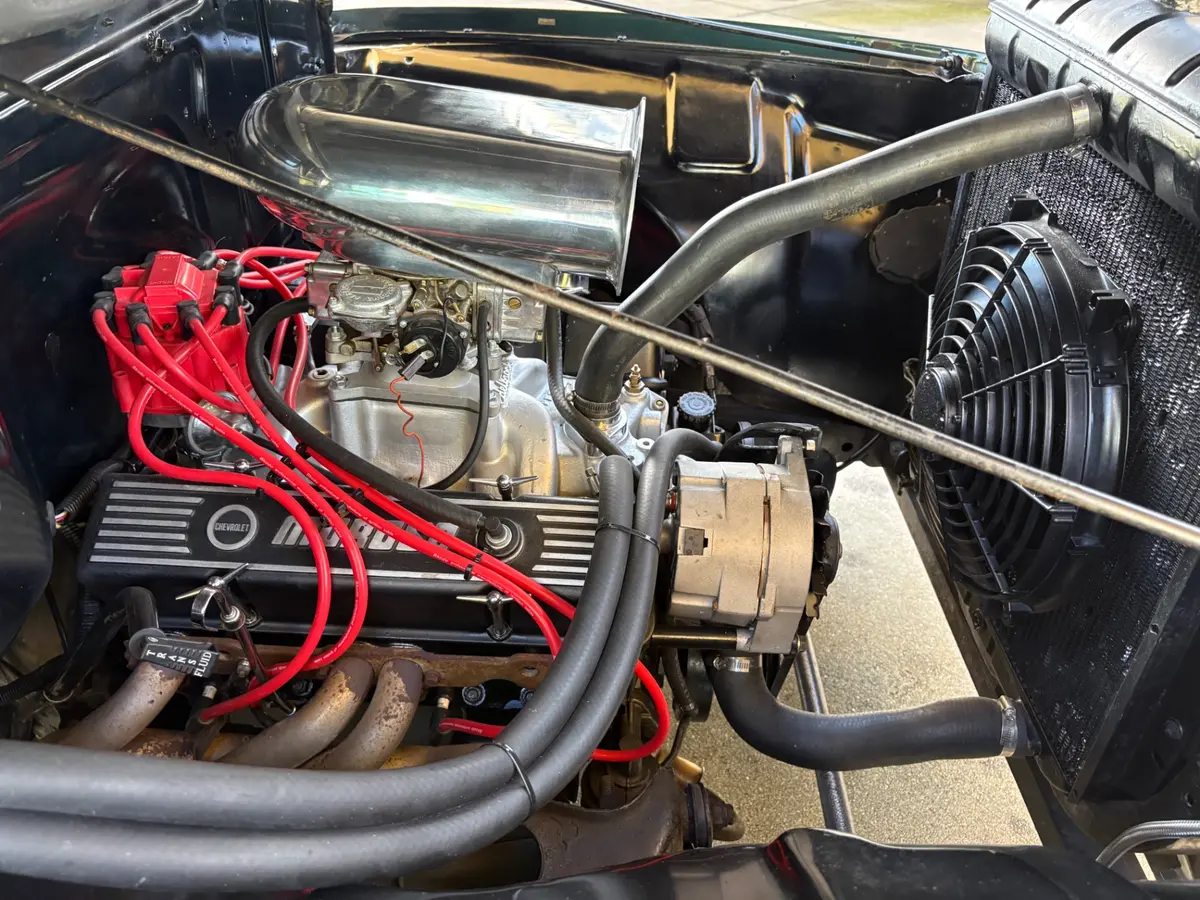Vehicle photo 24
