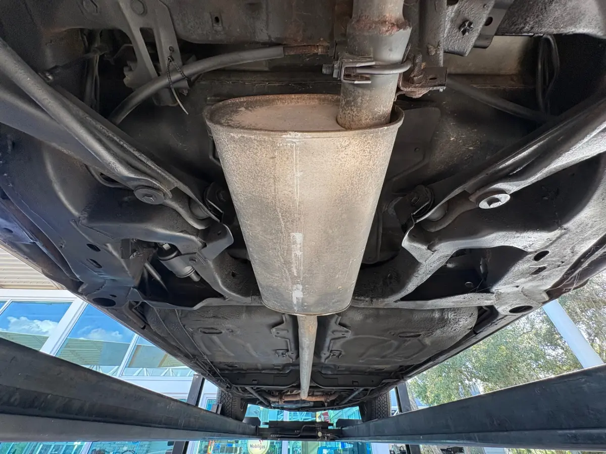 Vehicle photo 51