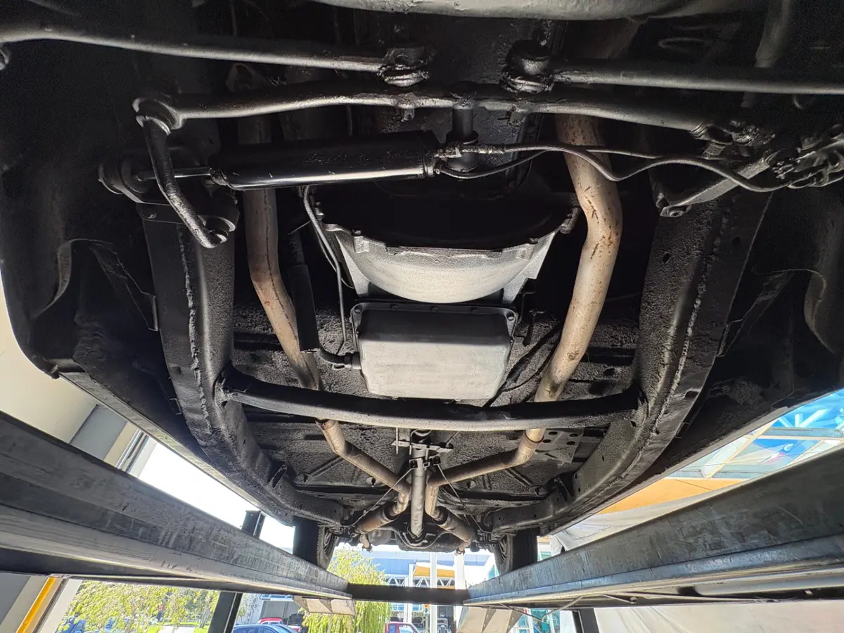 Vehicle photo 52