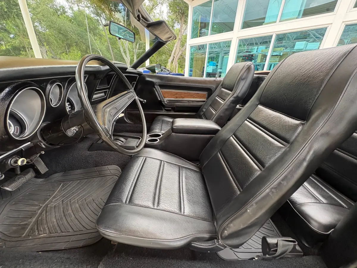 Vehicle photo 36