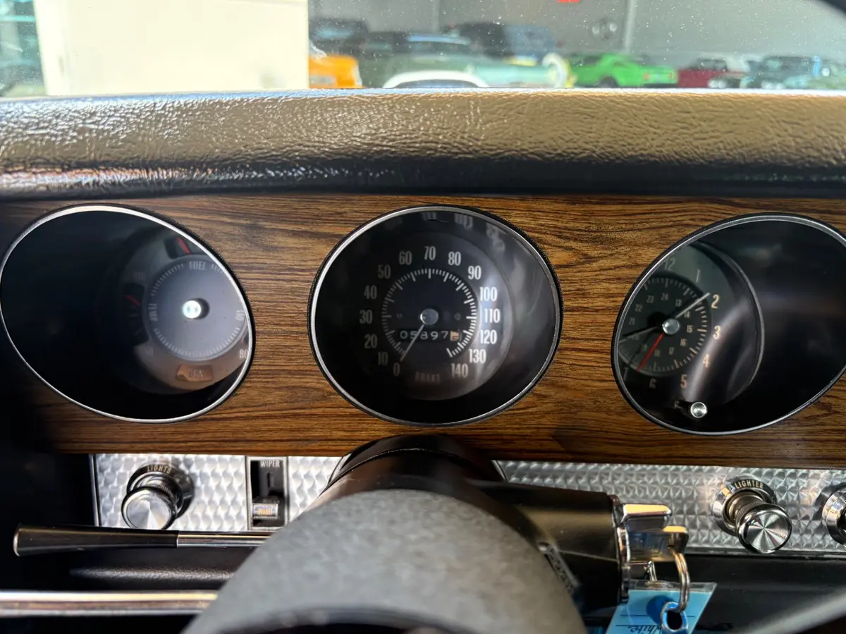 Vehicle photo 40