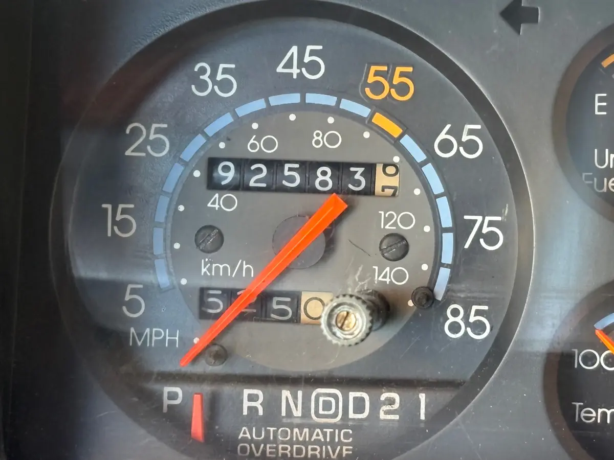 Vehicle photo 22