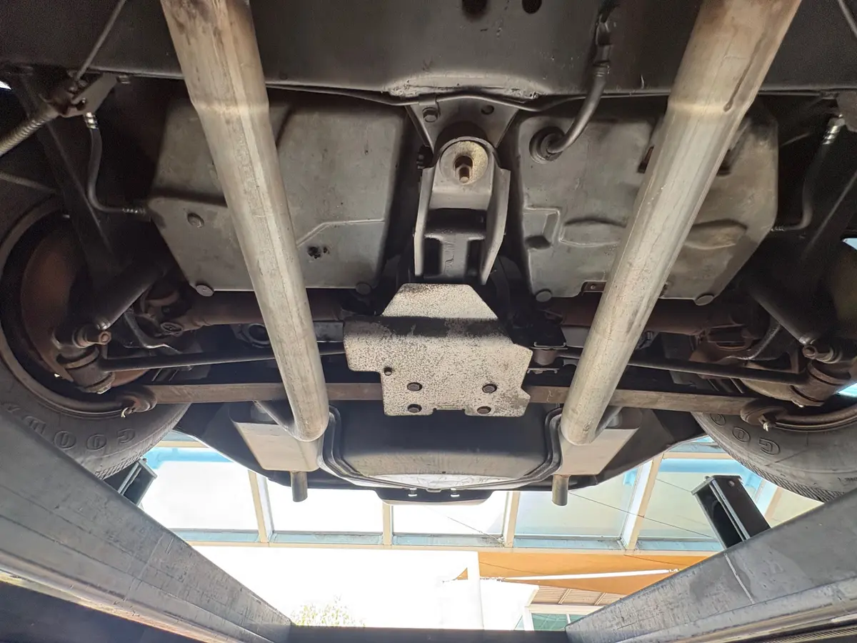 Vehicle photo 56