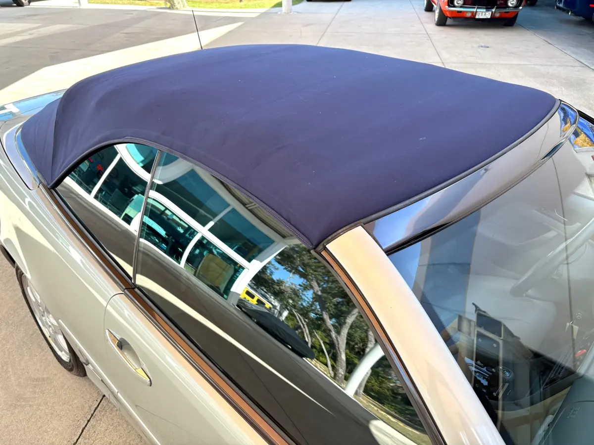 Vehicle photo 26