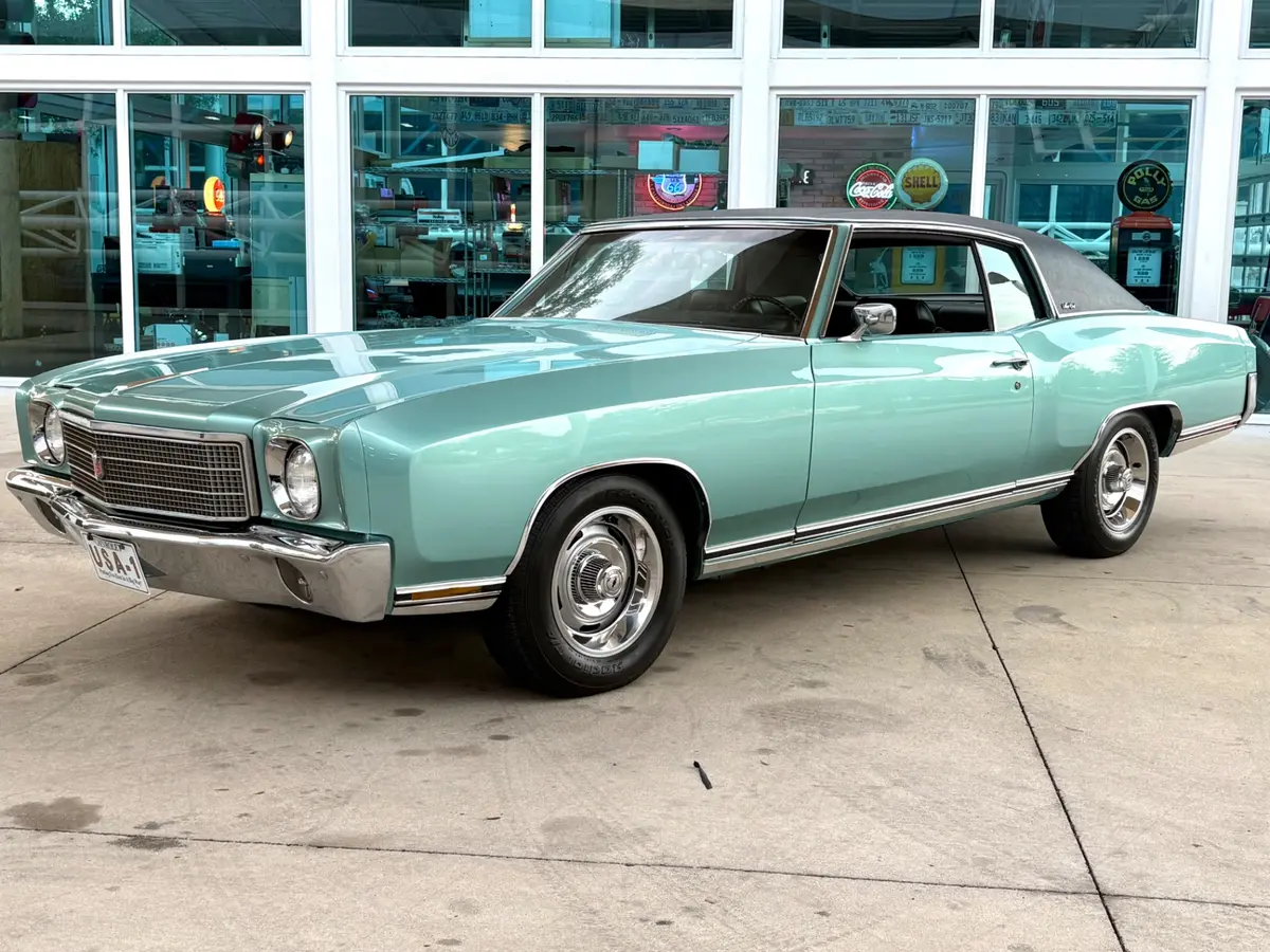 Vehicle photo 15