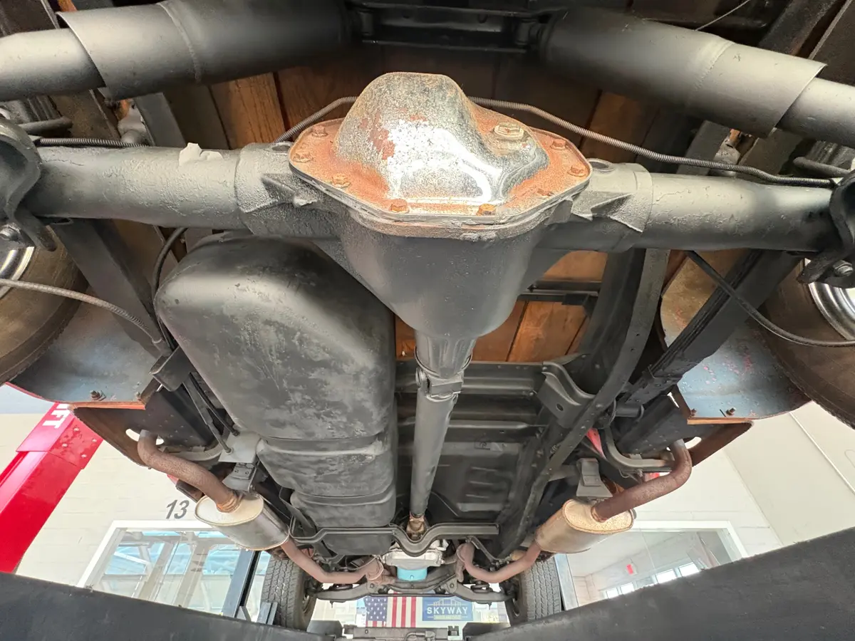Vehicle photo 43
