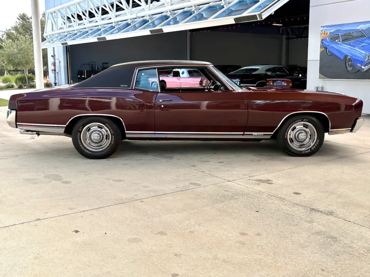Vehicle photo 5