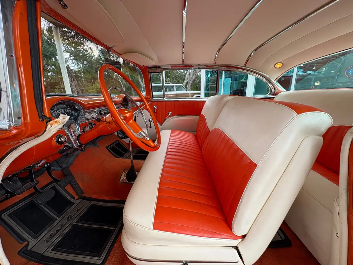 Vehicle photo 34