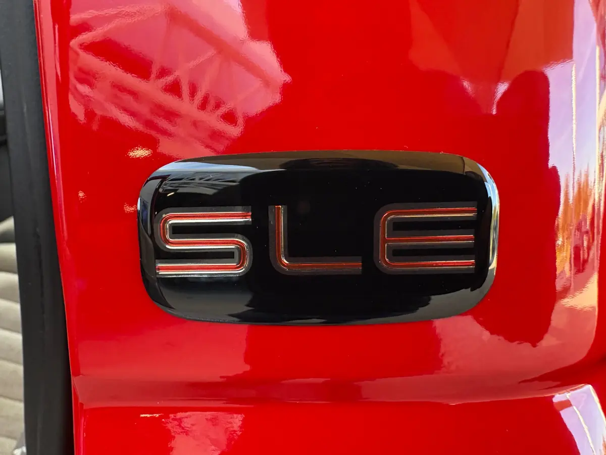 Vehicle photo 22