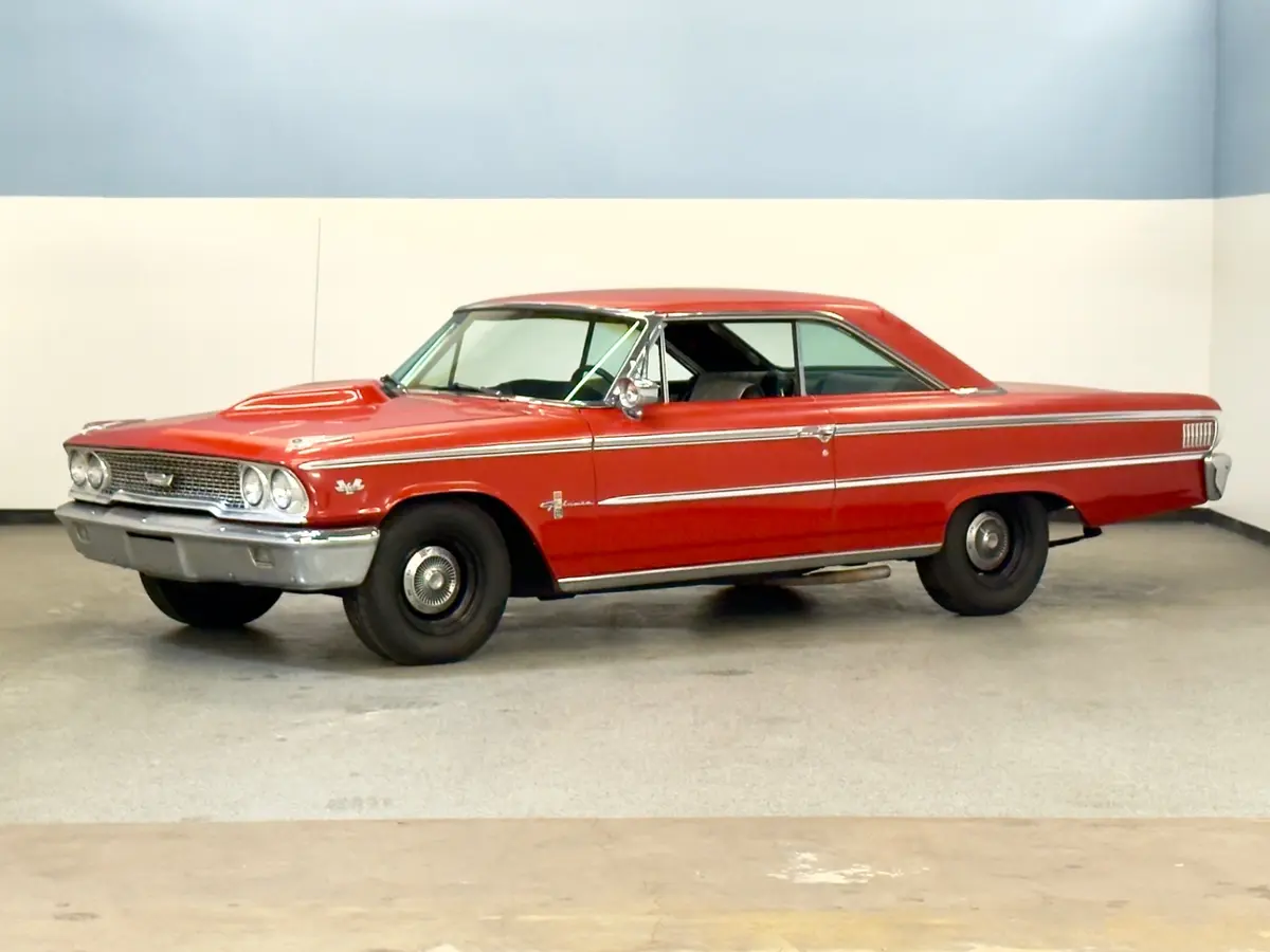 Vehicle photo 1