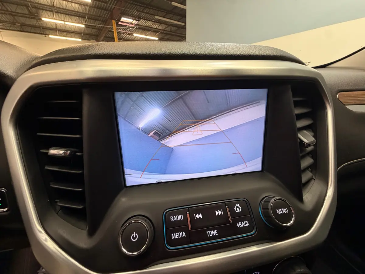 Vehicle photo 29