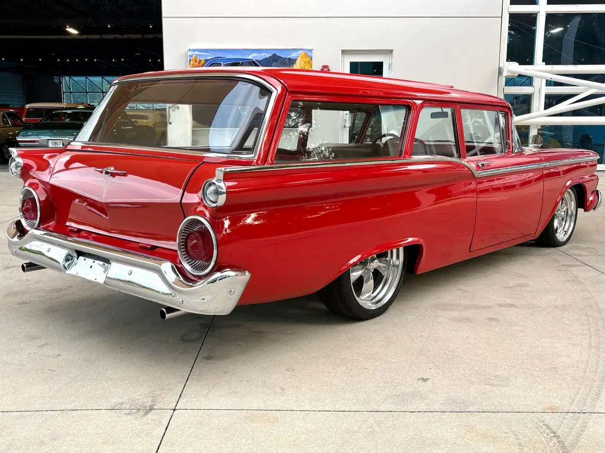 Vehicle photo 6