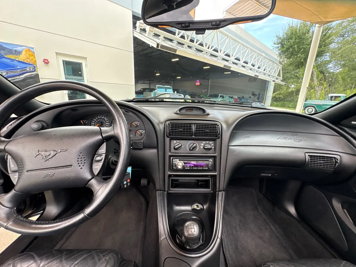 Vehicle photo 42