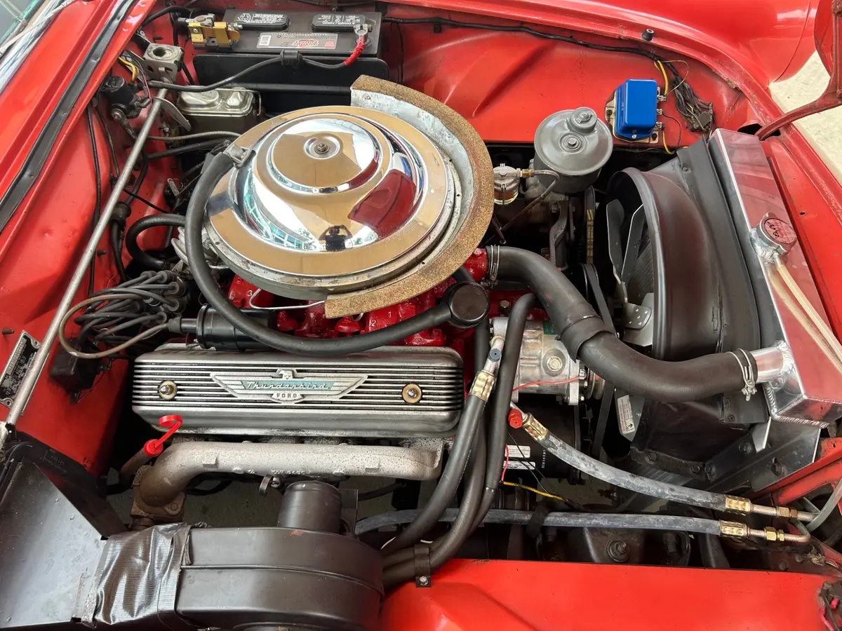 Vehicle photo 26