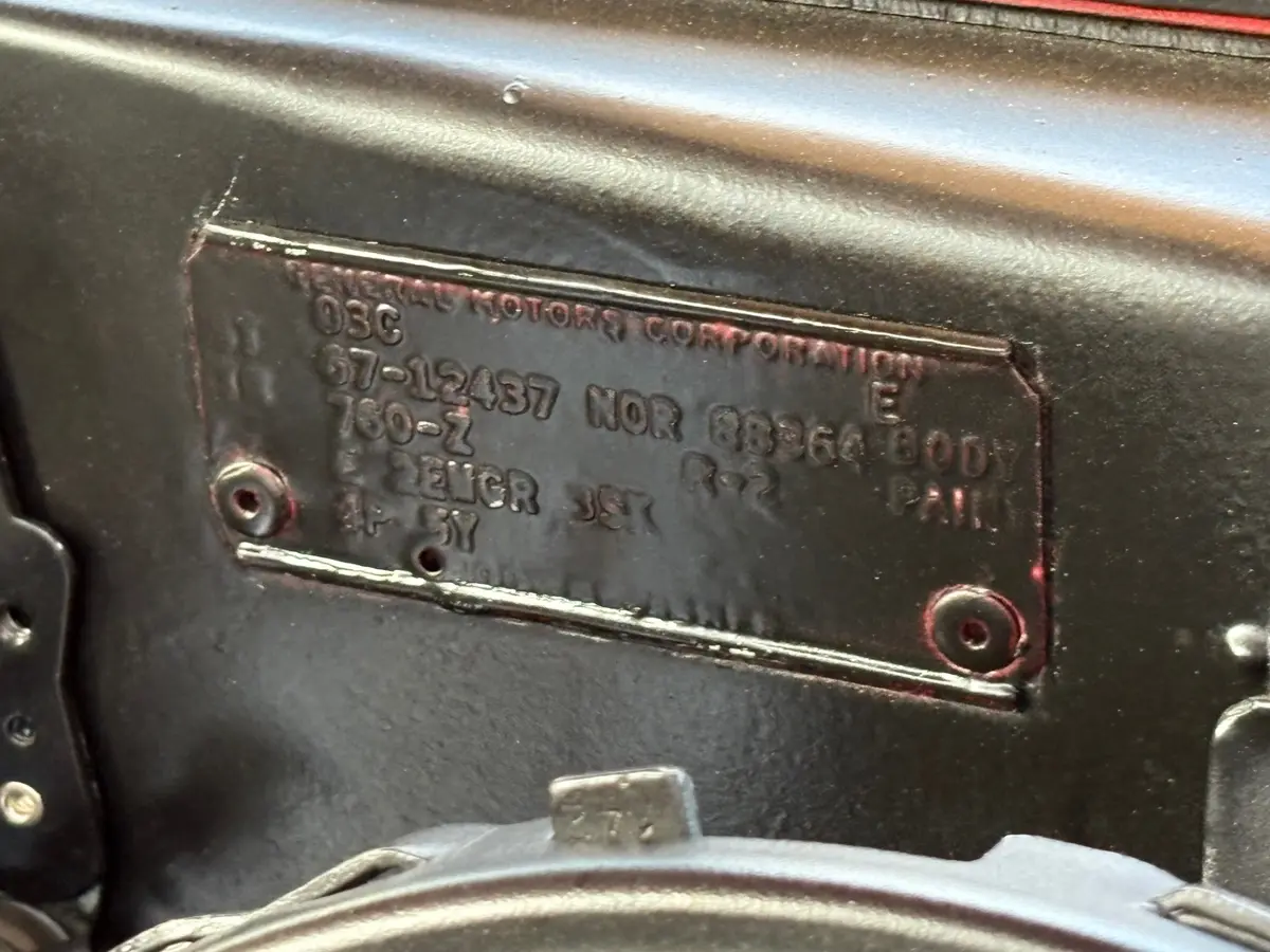Vehicle photo 26