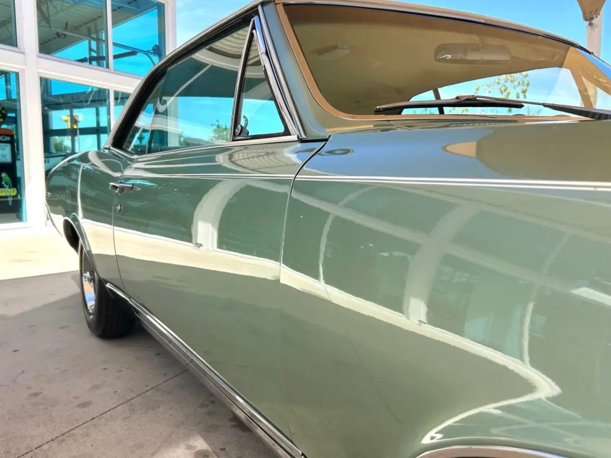 Vehicle photo 16