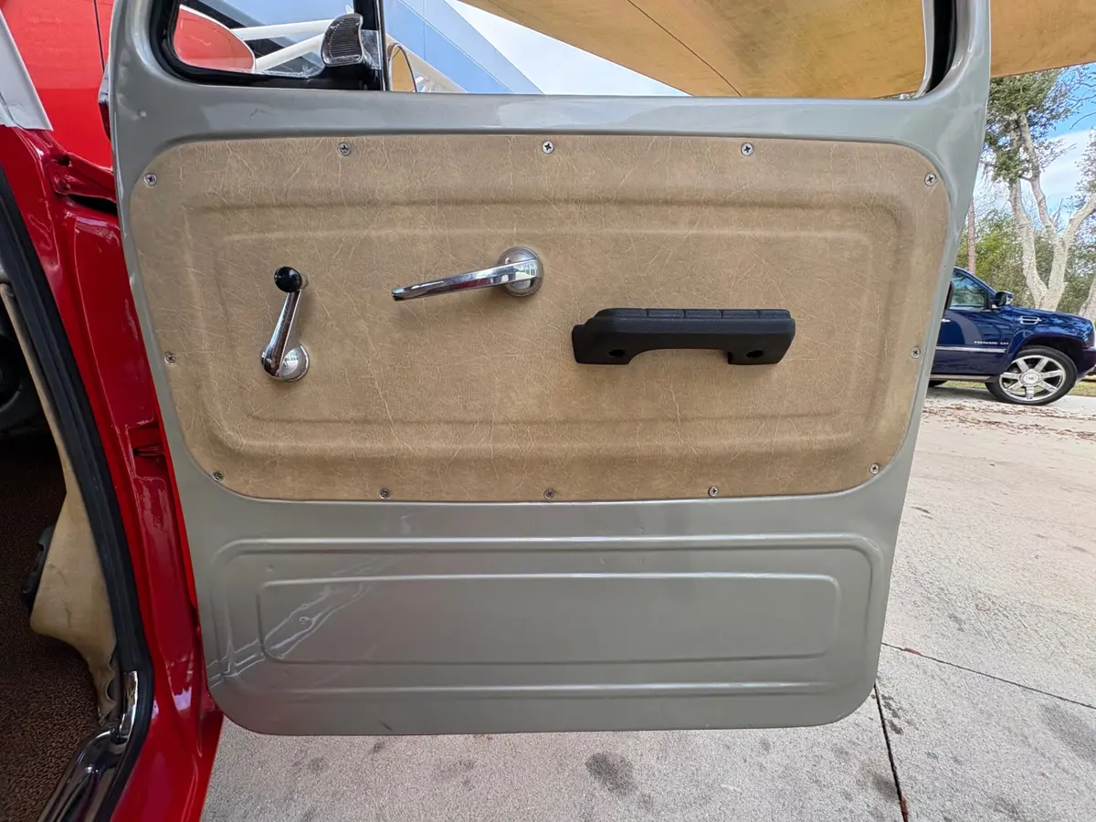 Vehicle photo 36