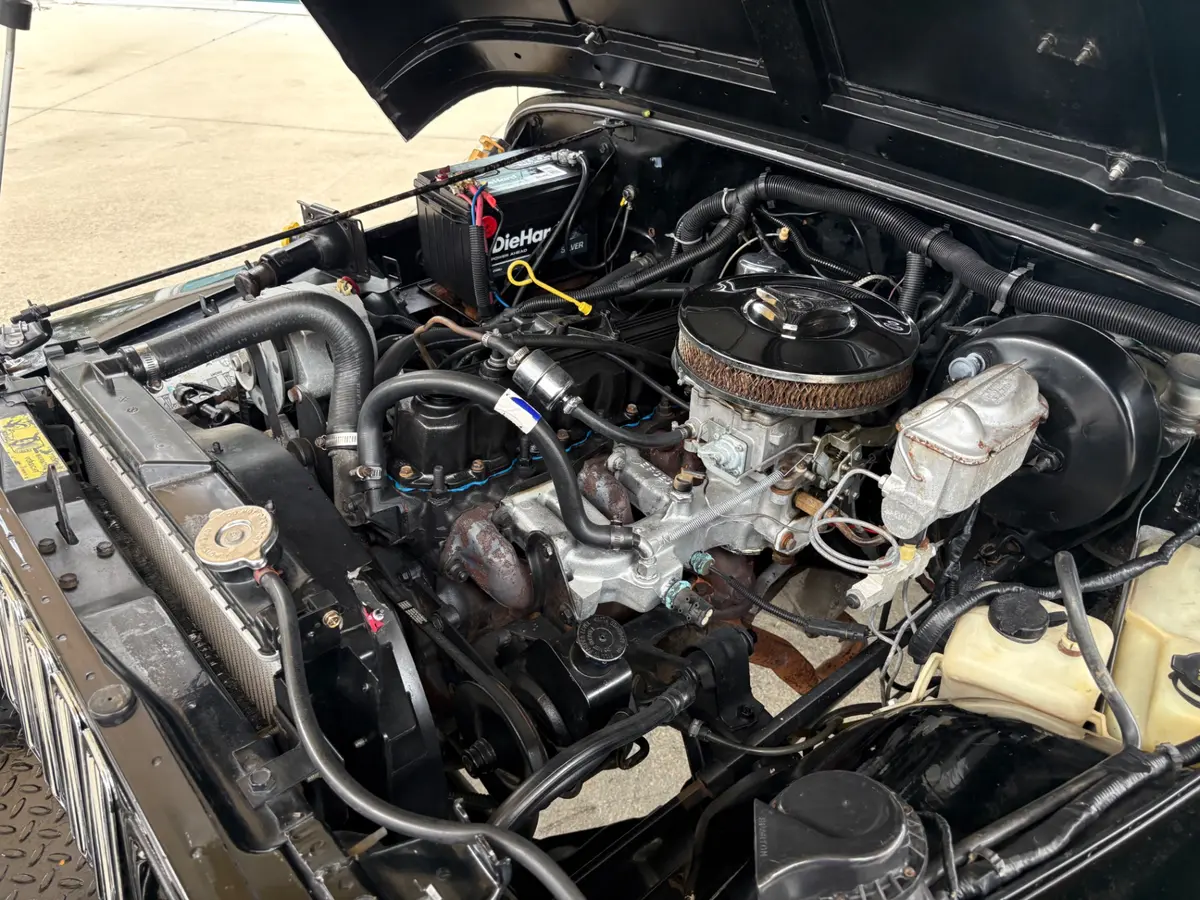Vehicle photo 29
