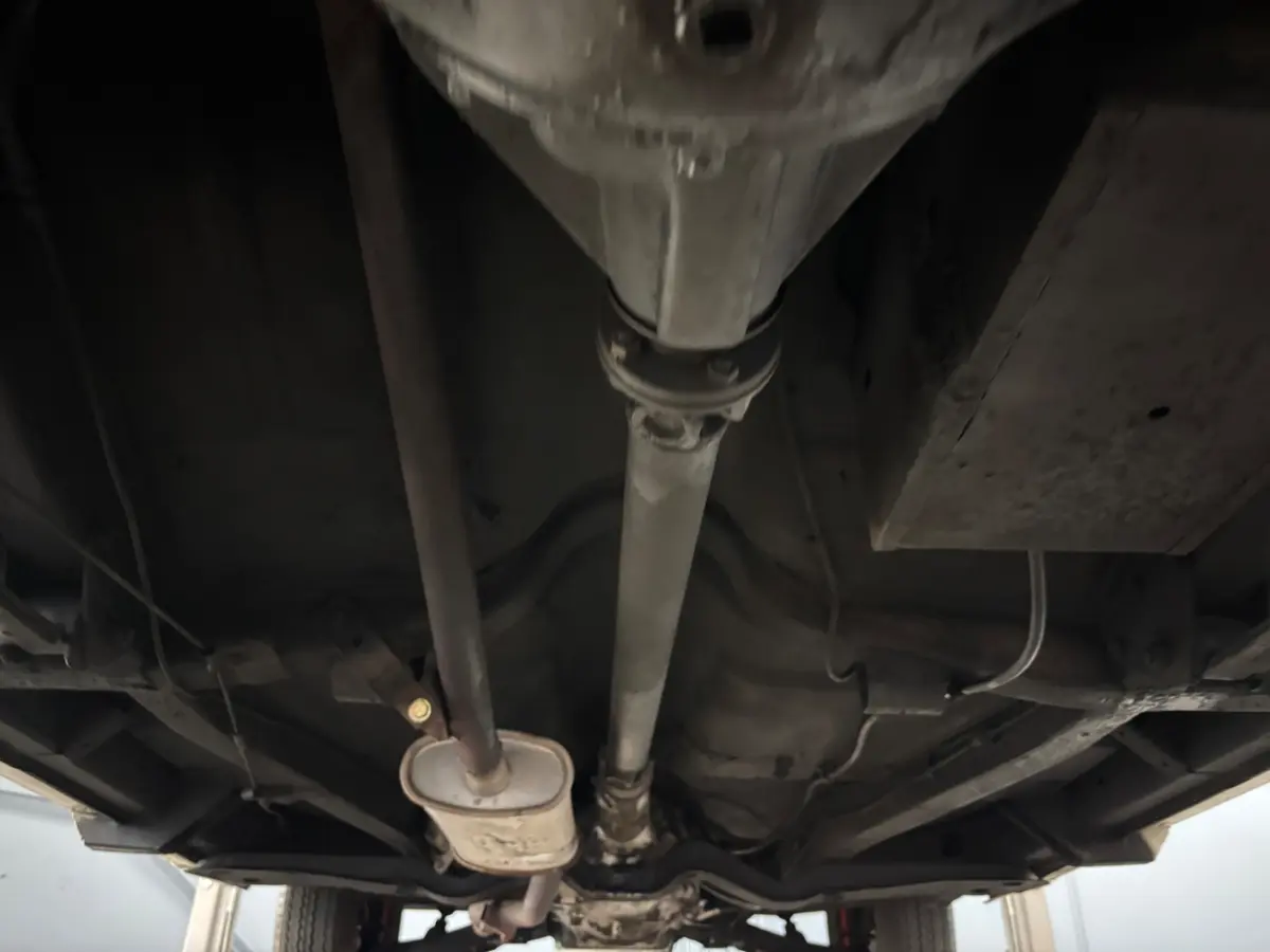 Vehicle photo 30