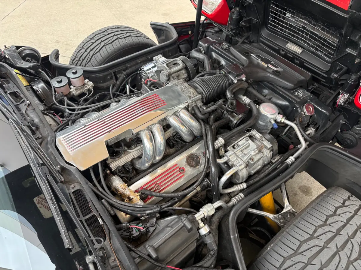 Vehicle photo 28