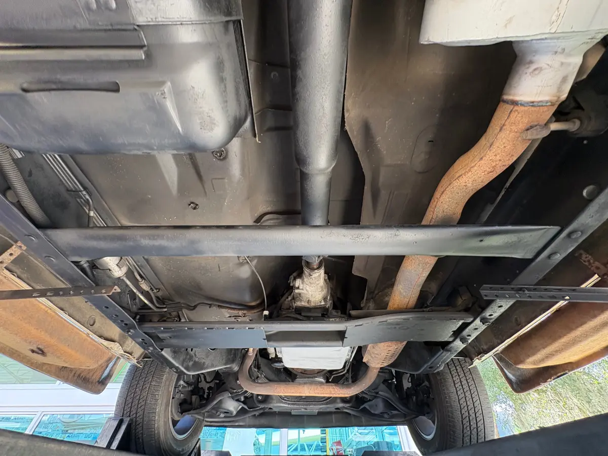 Vehicle photo 46