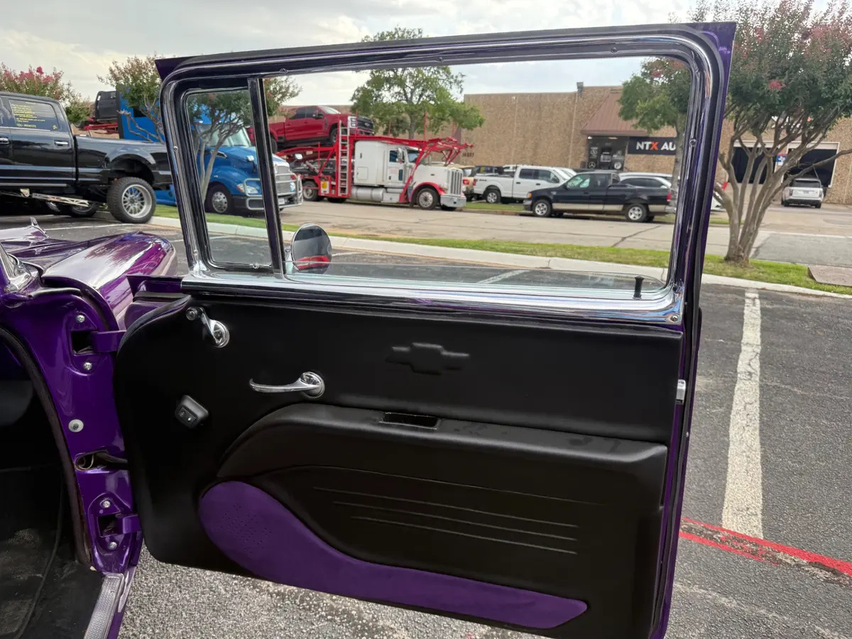 Vehicle photo 38