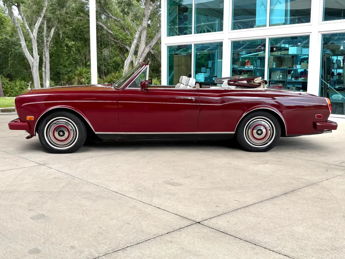 Vehicle photo 10