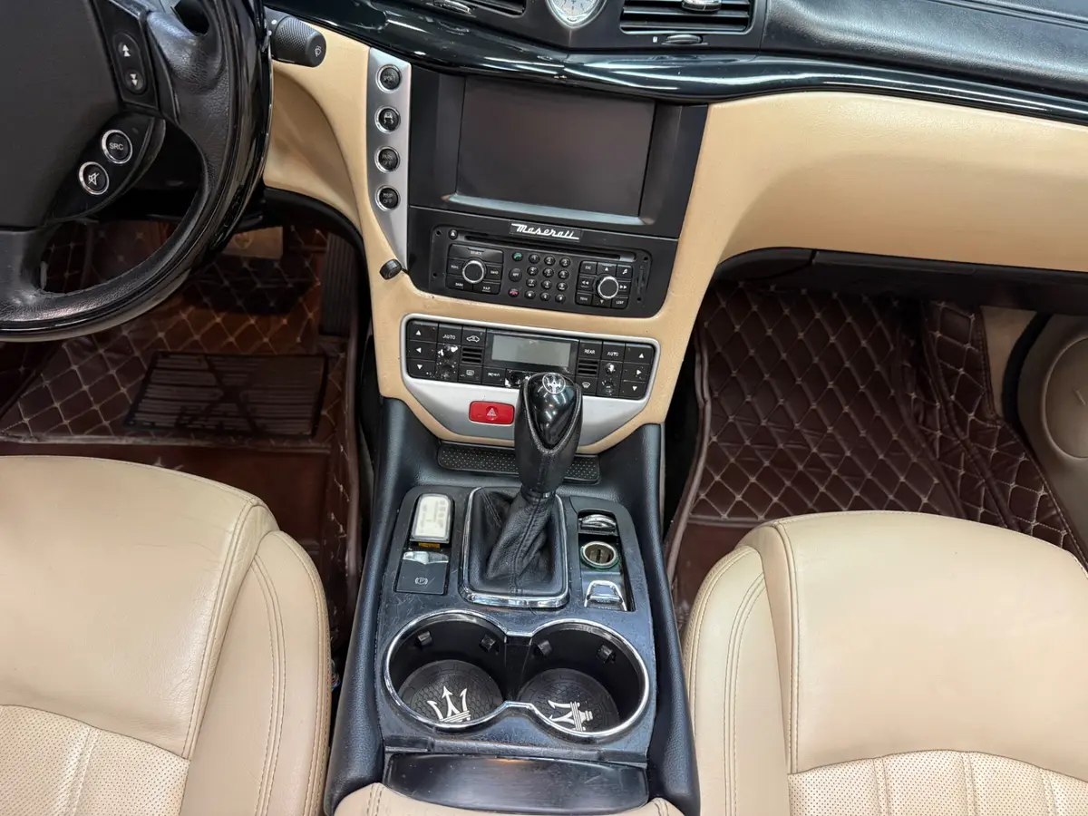 Vehicle photo 27