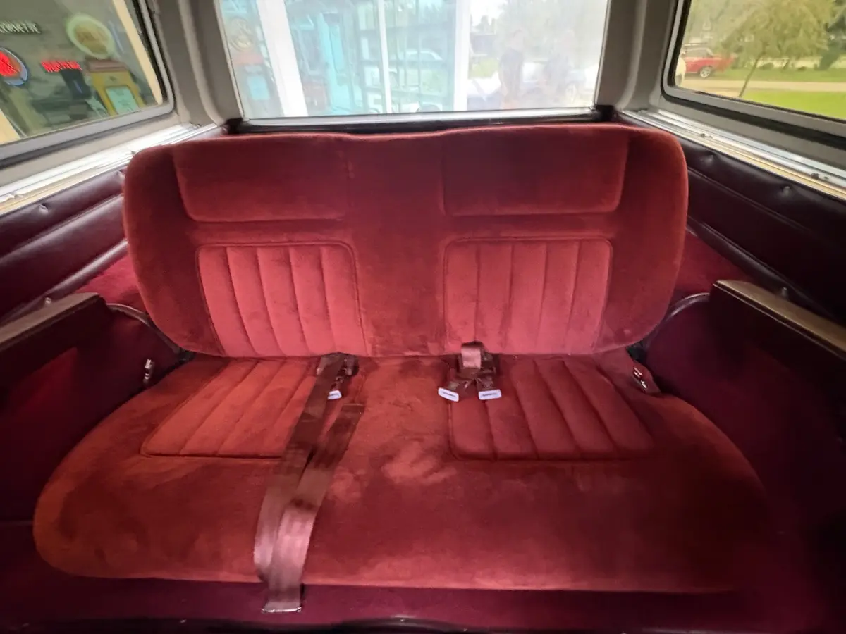 Vehicle photo 35