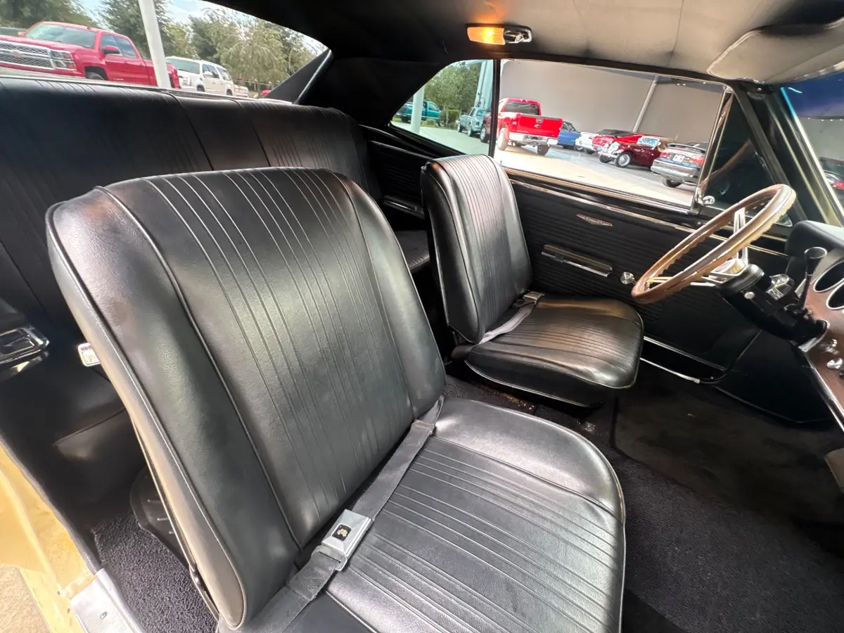 Vehicle photo 46