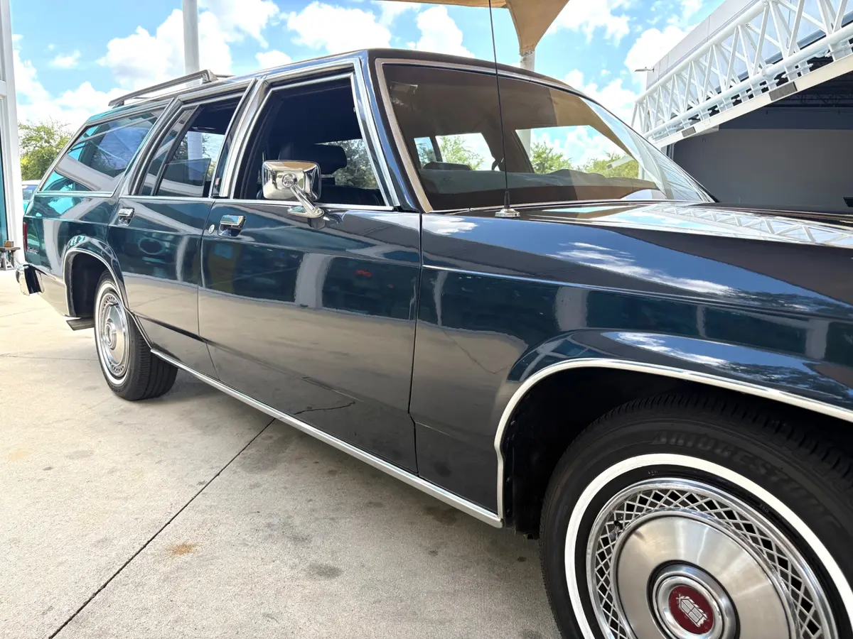 Vehicle photo 18