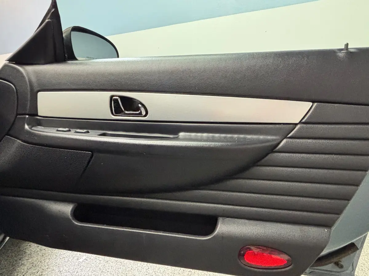 Vehicle photo 31