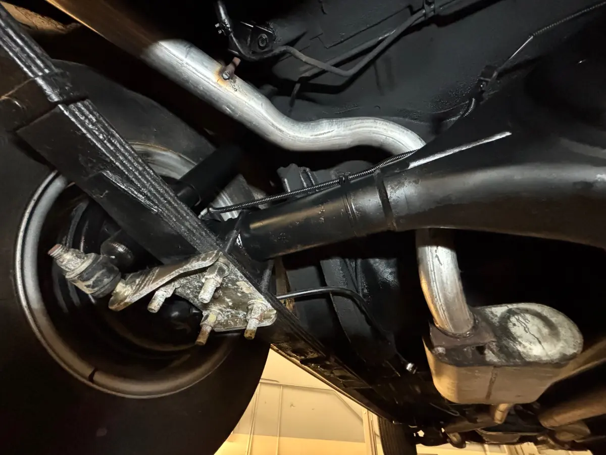 Vehicle photo 38