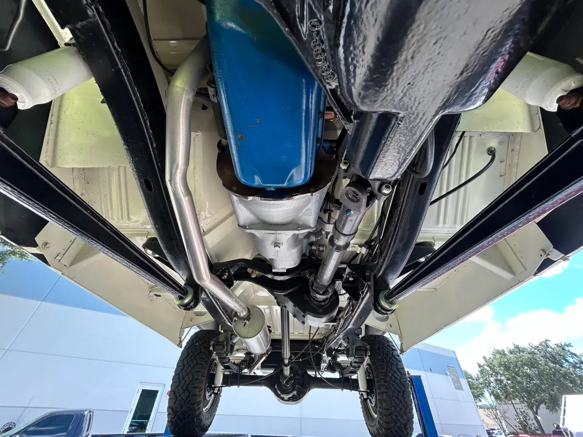 Vehicle photo 48