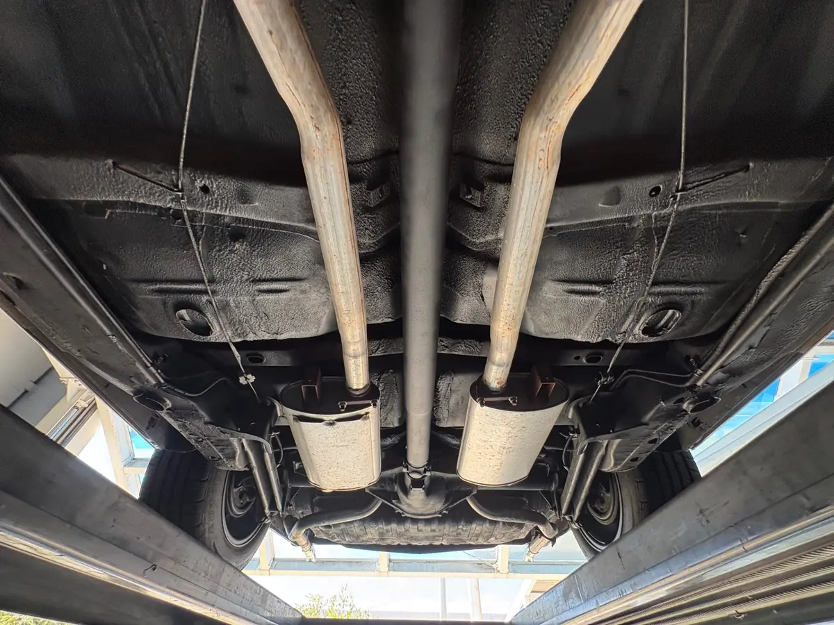 Vehicle photo 60