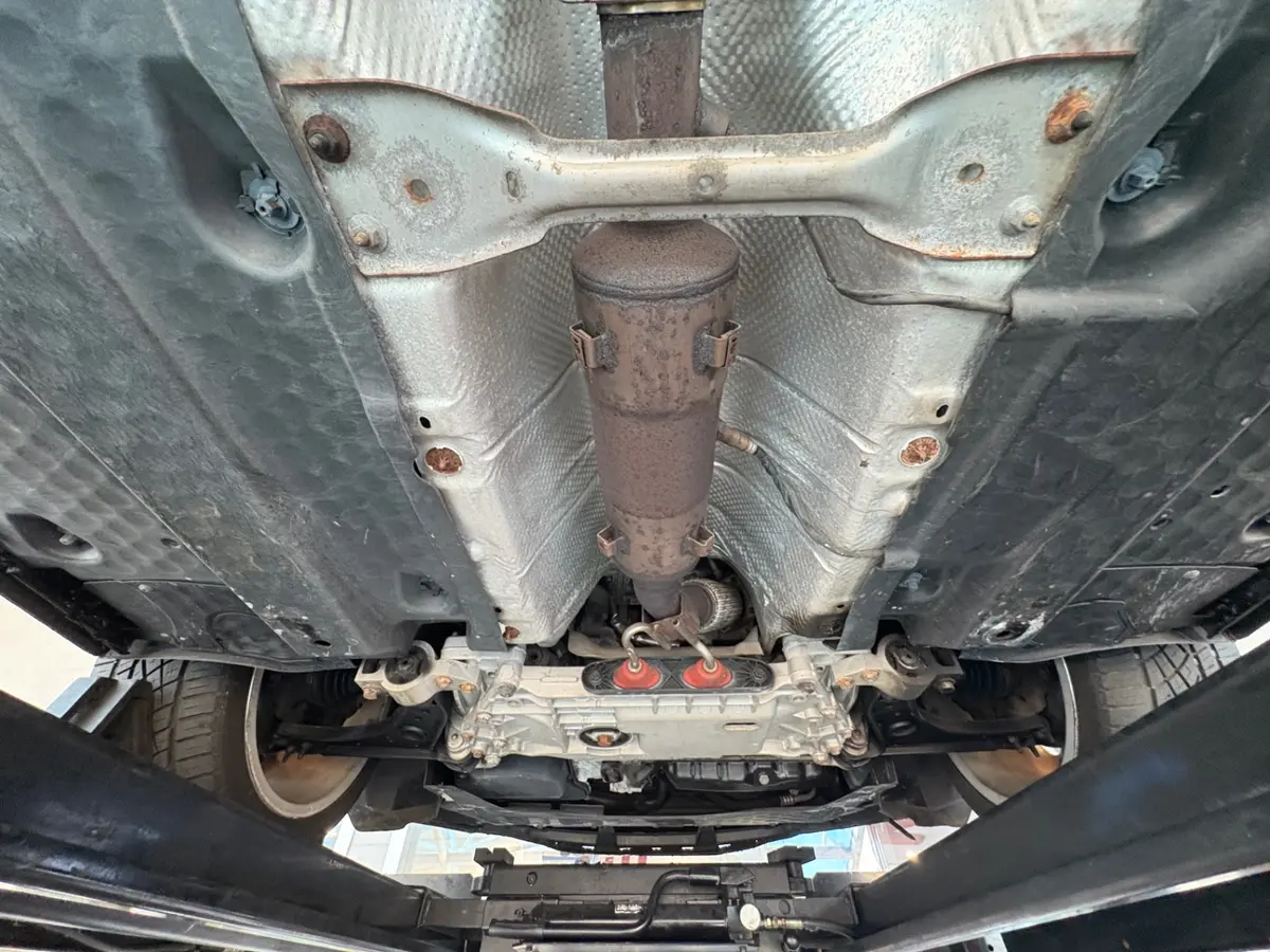 Vehicle photo 54