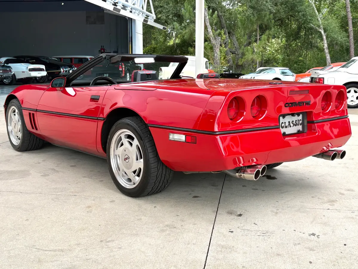 Vehicle photo 10