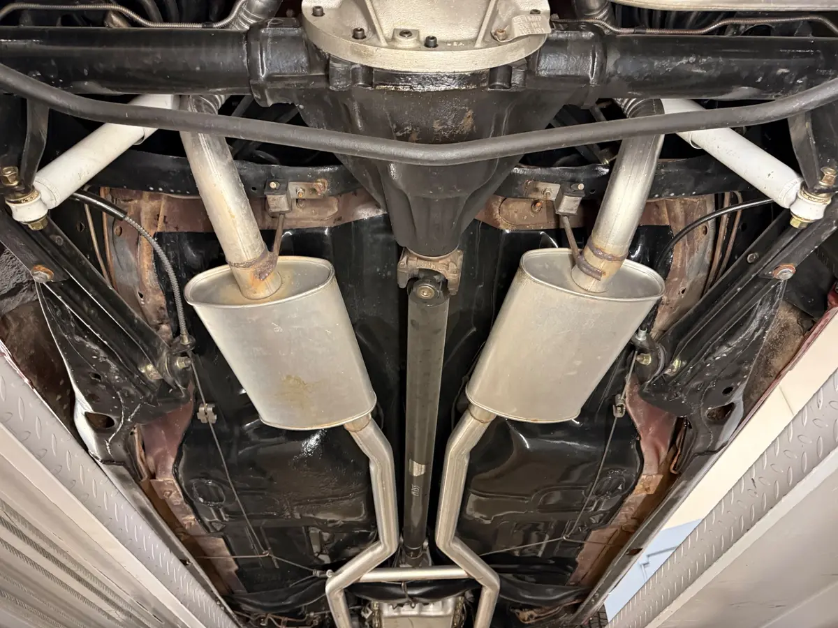 Vehicle photo 52