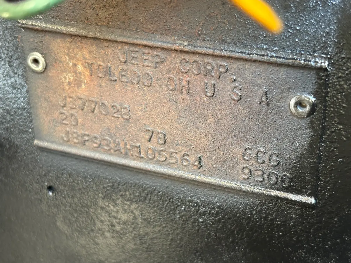 Vehicle photo 25