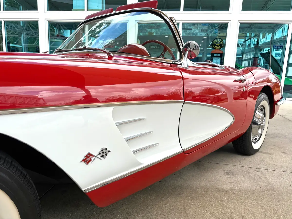 Vehicle photo 14