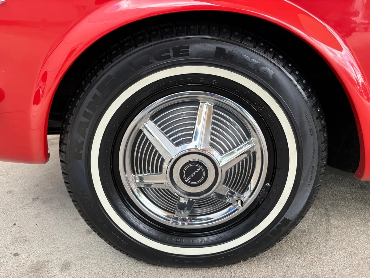 Vehicle photo 22