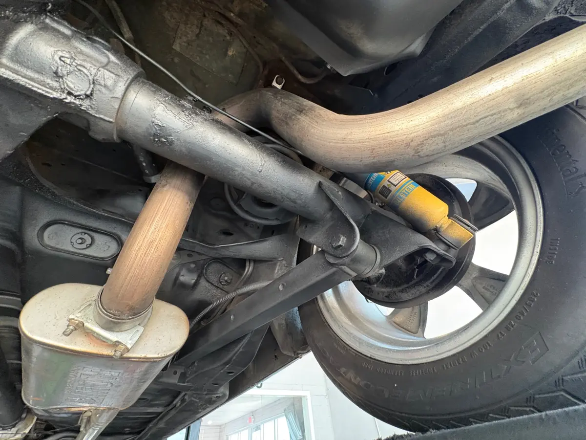 Vehicle photo 54