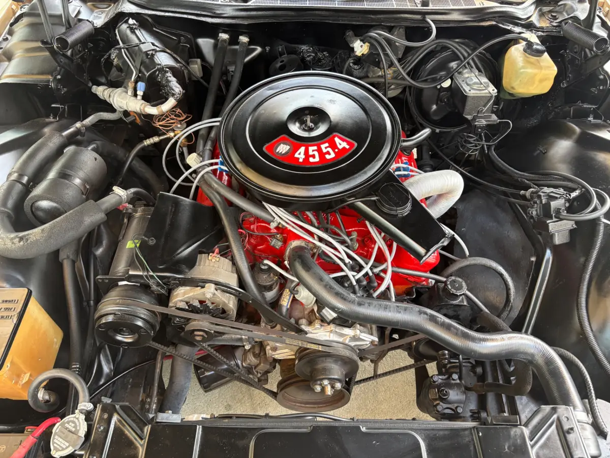 Vehicle photo 28