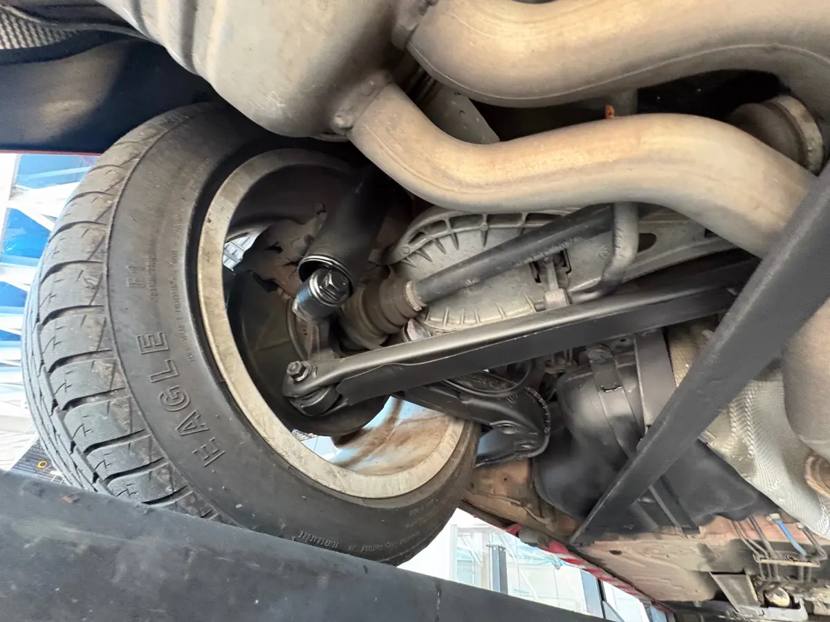 Vehicle photo 46