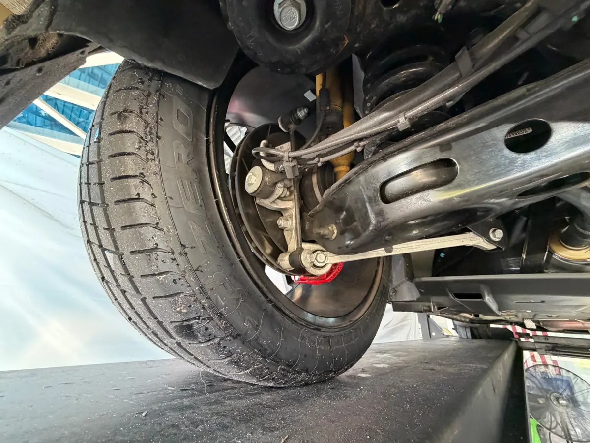 Vehicle photo 44