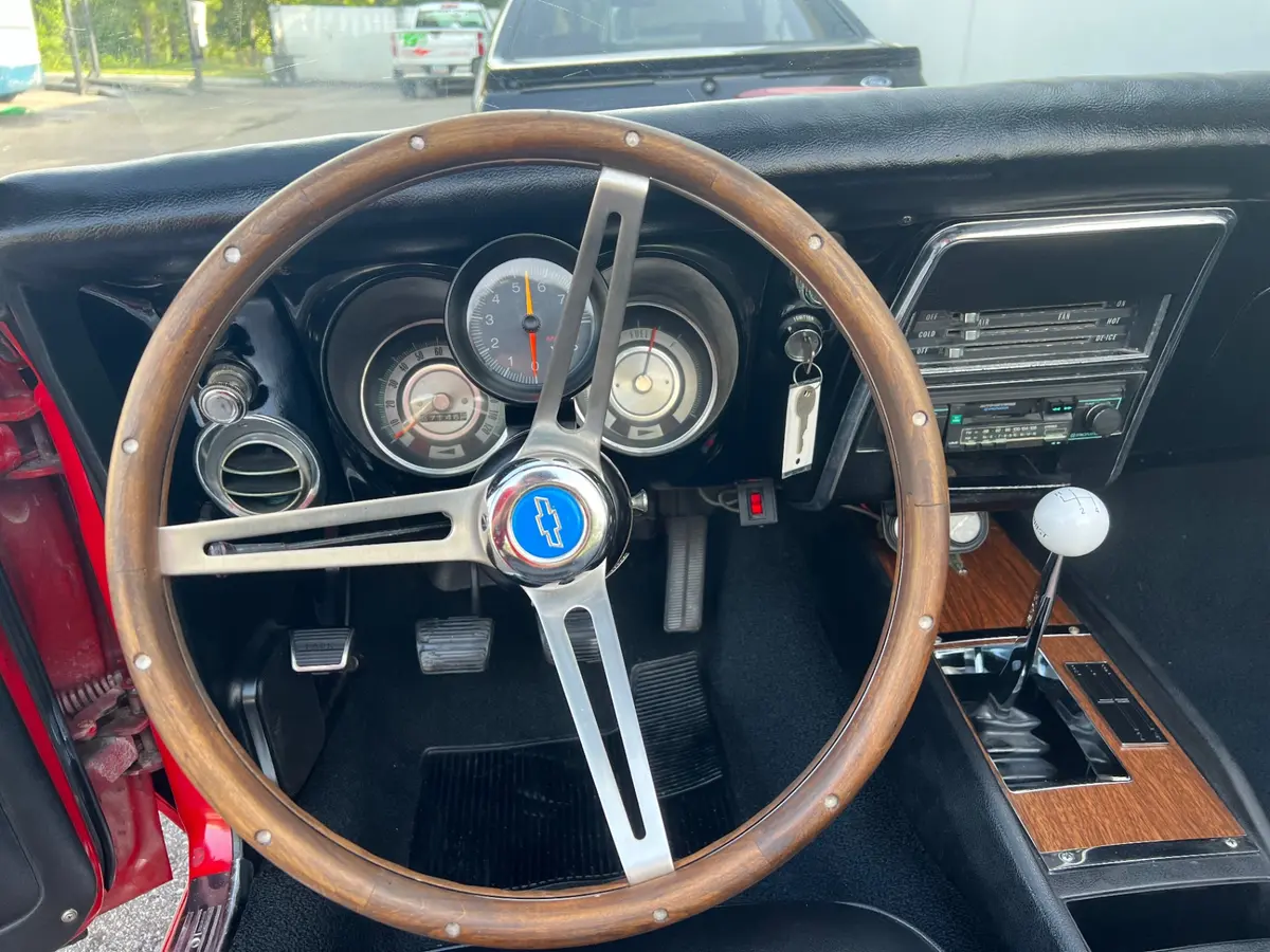 Vehicle photo 35
