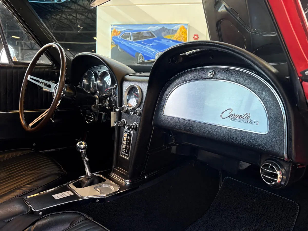 Vehicle photo 36