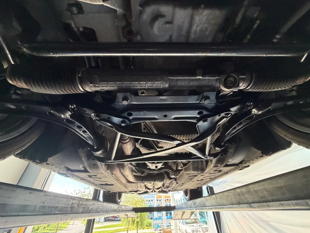 Vehicle photo 51