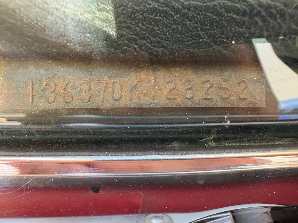 Vehicle photo 25